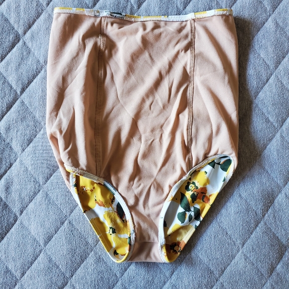 Kortni Jeane girls swim bottoms 8/9 - Picture 7 of 8